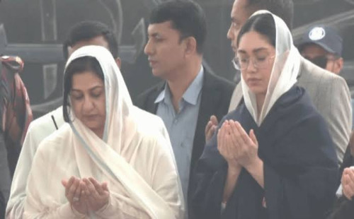 দাদির কবর জিয়ারত করলেন জাইমা রহমান 