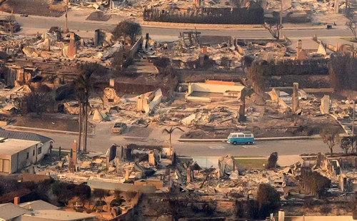 এলএ দাবানলের ক্ষত সারছে ধীরে 