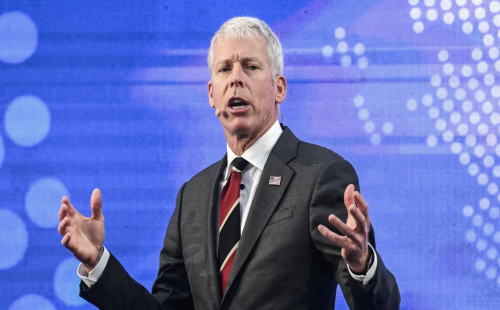 ভেনিজুয়েলার তেল বিক্রয় নিয়ন্ত্রণ করবে যুক্তরাষ্ট্র 