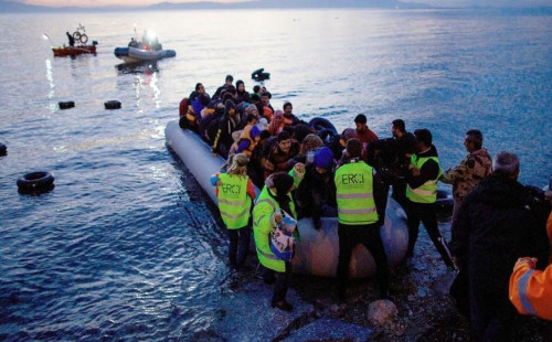 গ্রিসে অভিবাসী নৌকা ডুবে মা ও ছেলের মৃত্যু 