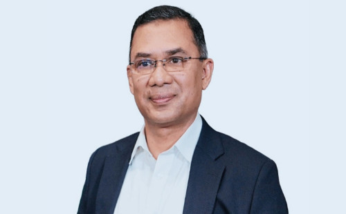 ভোট দিতে কেন্দ্রে তারেক রহমান 