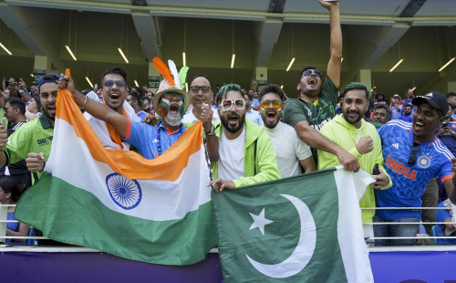 ভারত–পাকিস্তান ম্যাচে টিকিট সোল্ডআউট, হোটেল ও ফ্লাইট ভাড়া ৪ গুণ 