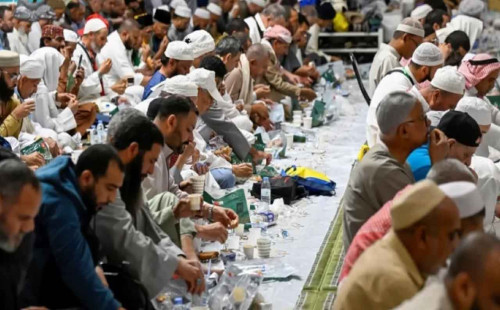 মসজিদে নববীতে ইফতার, রোজাদারদের ঢল ! 