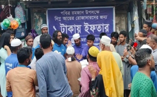 পটুয়াখালীতে মাত্র ১ টাকায় মিলছে ইফতার 