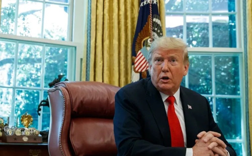 গ্রিনল্যান্ডে হাসপাতাল জাহাজ পাঠাচ্ছেন ট্রাম্প 