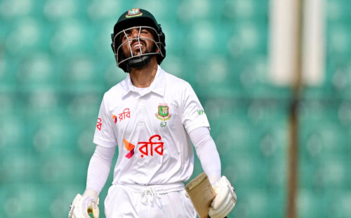 বাংলাদেশে কোনো টেস্ট ক্রিকেটার হওয়া উচিত না: মুমিনুল 