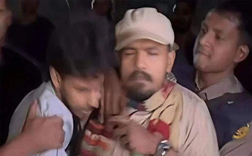 সোহরাওয়ার্দী উদ্যানে অভিযানে মারধর : চার পুলিশ সদস্য প্রত্যাহার 