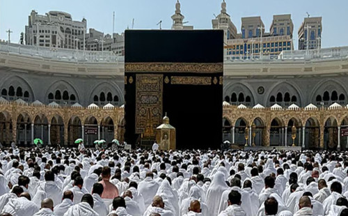 ওমরাহ পালনে নতুন রেকর্ড: একদিনে অংশ নিলেন ৯ লাখ মুসল্লি 