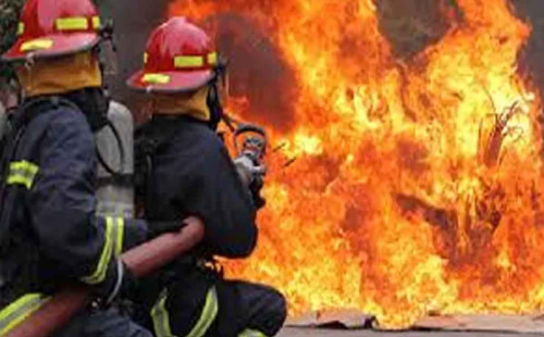 রাজধানীর মিরপুরে নির্মাণাধীন ভবনে আগুন 