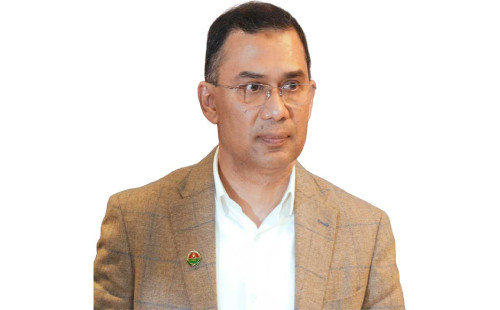 দুর্ঘটনায় বেঁচে যাওয়া শিশু, চিকিৎসার দায়িত্ব নিলেন প্রধানমন্ত্রী 