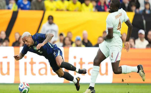 ১০ জন নিয়েই ব্রাজিলকে হারালো ফ্রান্স 