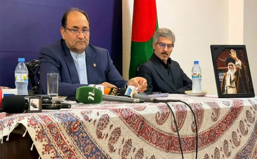 আমেরিকা যুদ্ধ থেকে পালানোর পথ খুঁজছে : ইরা‌নি রাষ্ট্রদূত 